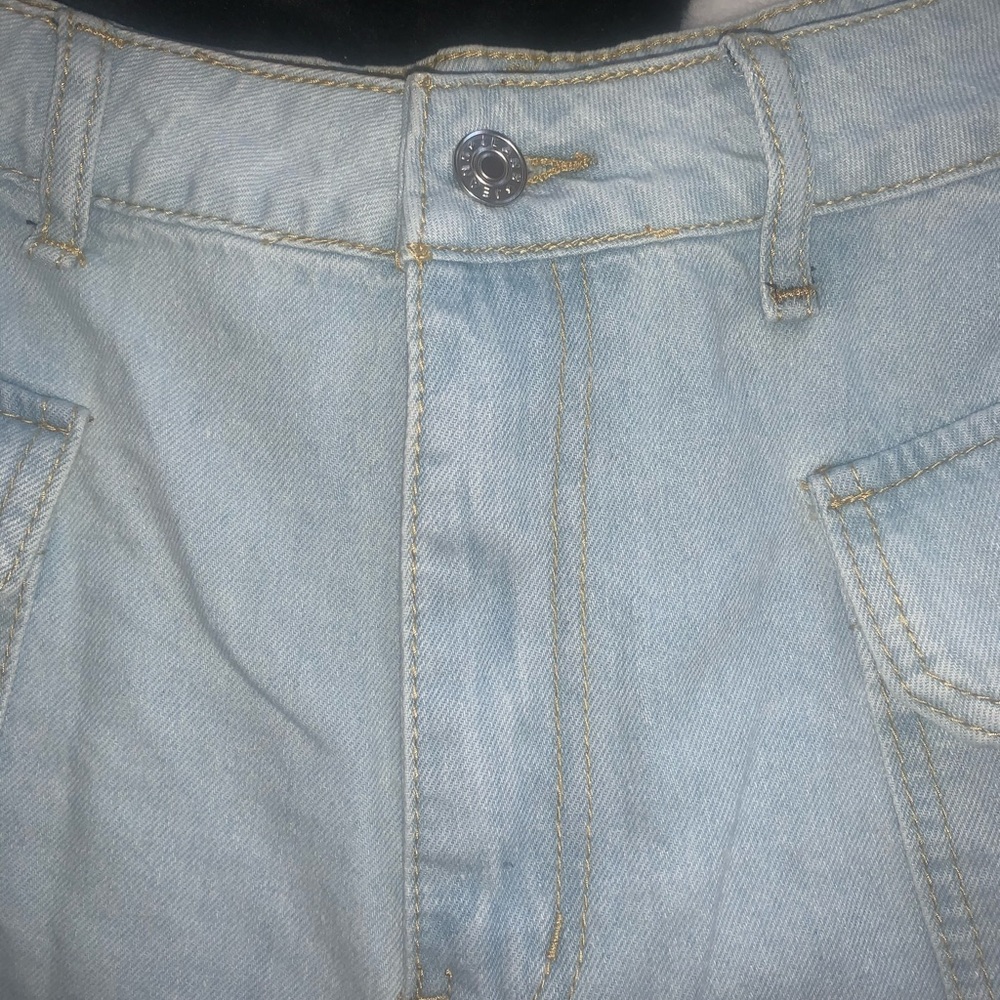 Brand New High-Waisted Light Denim Shorts - Shein - Picture 6 of 7